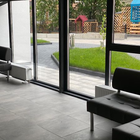 Люкс Апартаменти В Центрі Міста ,Жк Театральний Rivne Ngoại thất bức ảnh