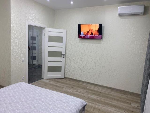 Люкс Апартаменти В Центрі Міста ,Жк Театральний Rivne Ngoại thất bức ảnh