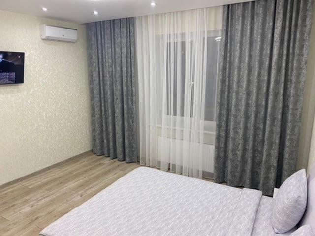 Люкс Апартаменти В Центрі Міста ,Жк Театральний Rivne Ngoại thất bức ảnh