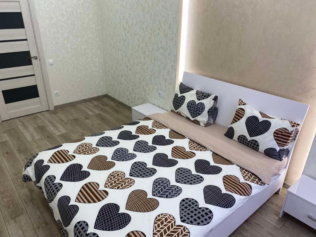 Люкс Апартаменти В Центрі Міста ,Жк Театральний Rivne Ngoại thất bức ảnh