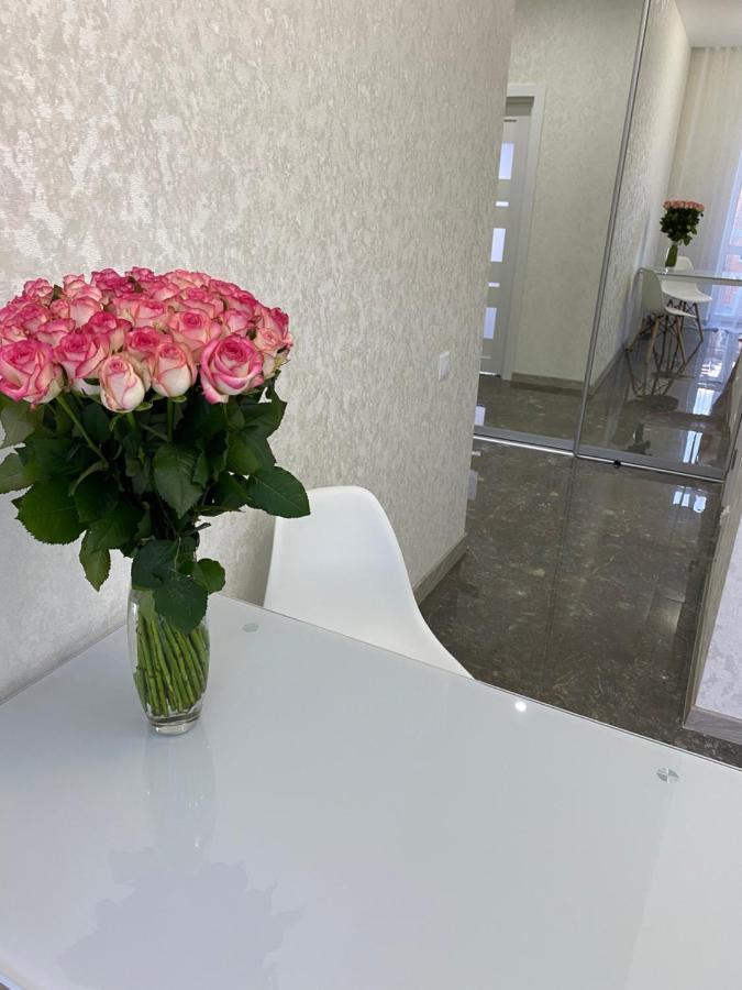 Люкс Апартаменти В Центрі Міста ,Жк Театральний Rivne Ngoại thất bức ảnh